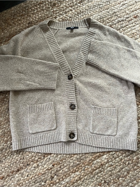 Uniqlo Sweaters - Uniqlo Men's Light Beige Button-Front Cardigan